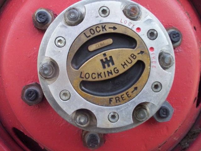 locking hub 0220